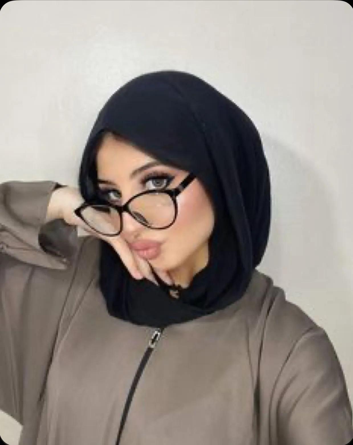 Acelya - Arnavutköy Escort